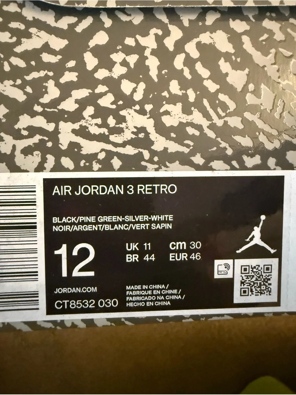 Jordan• 3 Retro in Black, Pine Green, Silver, White
